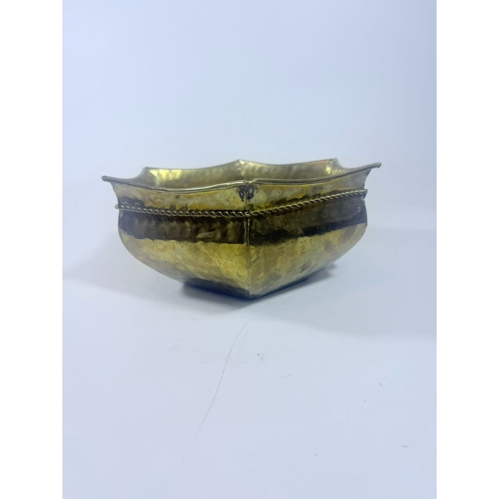 Jardiniere Planter Cache Pot Hammered Brass Rope Tassel Houseplant Floral Arrangement Vintage Table Home Decor Traditional Grand Millennial