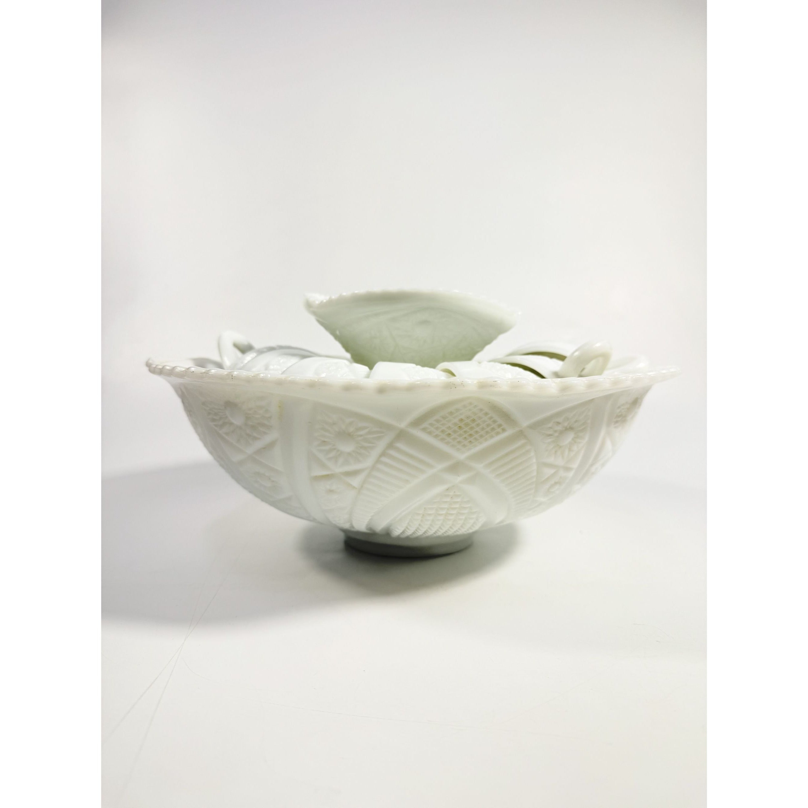 Pedestal Punch Bowl White Milk Glass Daisy and Button Thatcher Mckee Concord 12 Cups Mugs Hostess Party Serving Barware Wedding Vintage