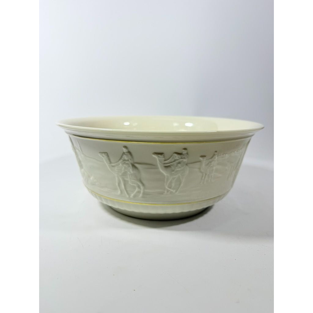 Lenox Gold Trim Nativity Bowl Elegant Christmas Holiday Decorative Display Salad Serving Ivory 1991