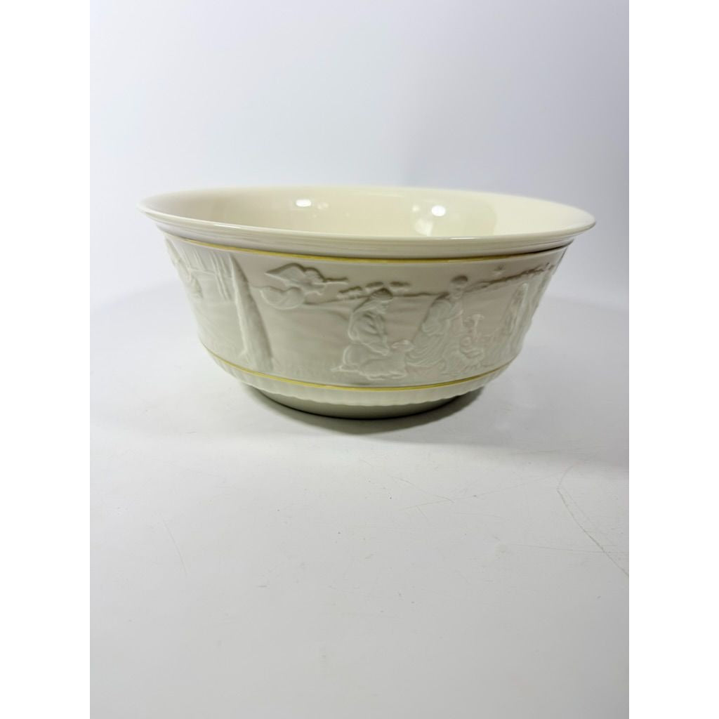 Lenox Gold Trim Nativity Bowl Elegant Christmas Holiday Decorative Display Salad Serving Ivory 1991