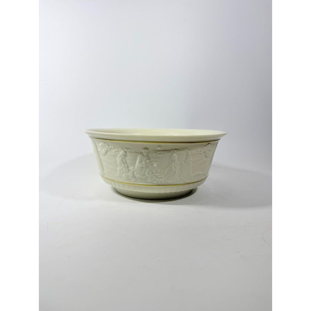 Lenox Gold Trim Nativity Bowl Elegant Christmas Holiday Decorative Display Salad Serving Ivory 1991