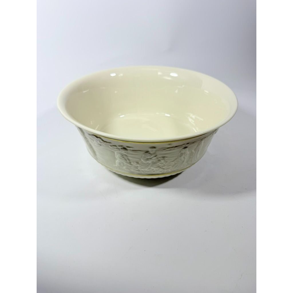 Lenox Gold Trim Nativity Bowl Elegant Christmas Holiday Decorative Display Salad Serving Ivory 1991