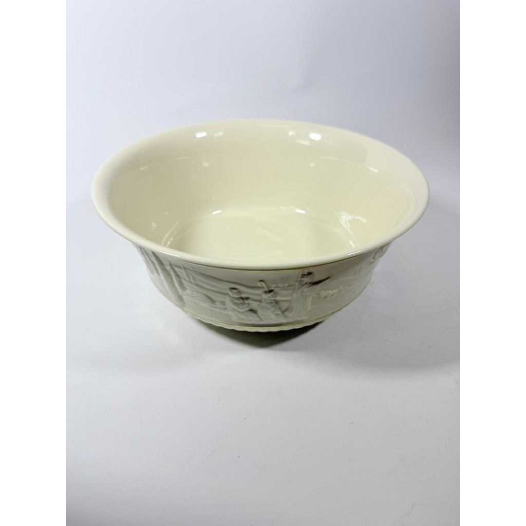 Lenox Gold Trim Nativity Bowl Elegant Christmas Holiday Decorative Display Salad Serving Ivory 1991