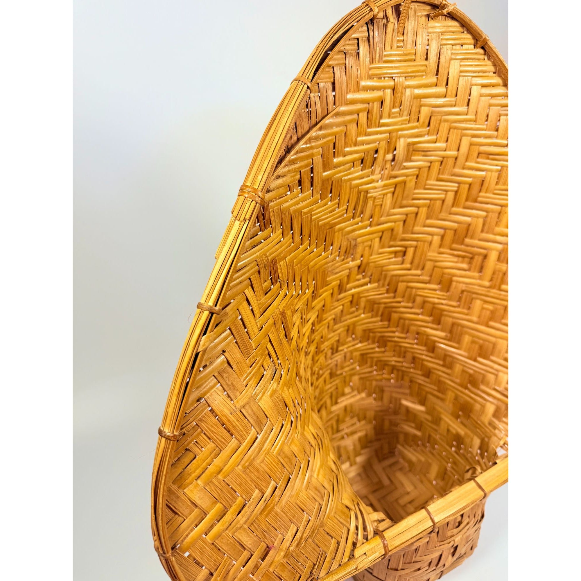 Wicker Rattan Basket Planter Pot Fan Back Spade Hand Woven Retro Boho Mid Century Home Porch Bathroom Decor Decorative Accents