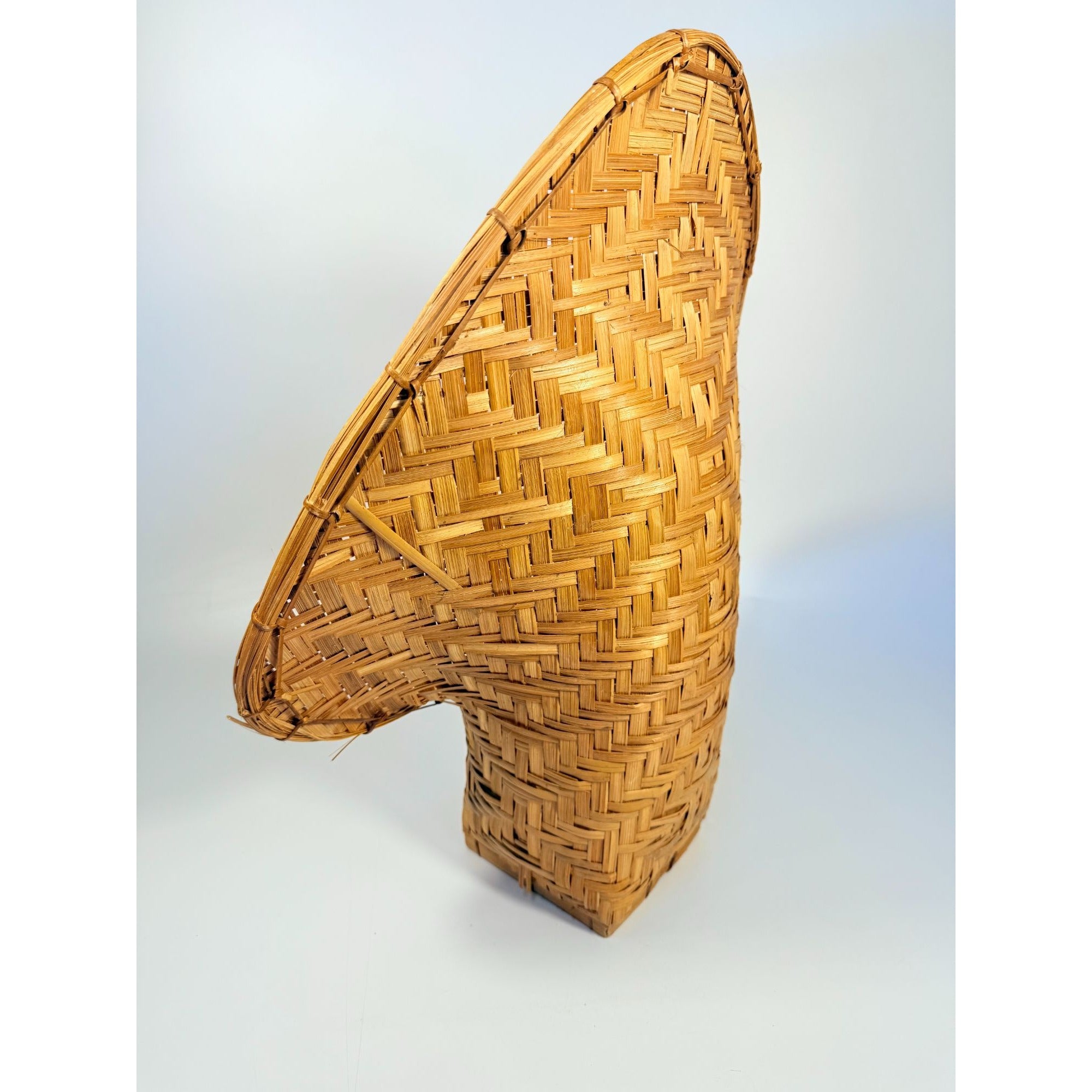Wicker Rattan Basket Planter Pot Fan Back Spade Hand Woven Retro Boho Mid Century Home Porch Bathroom Decor Decorative Accents