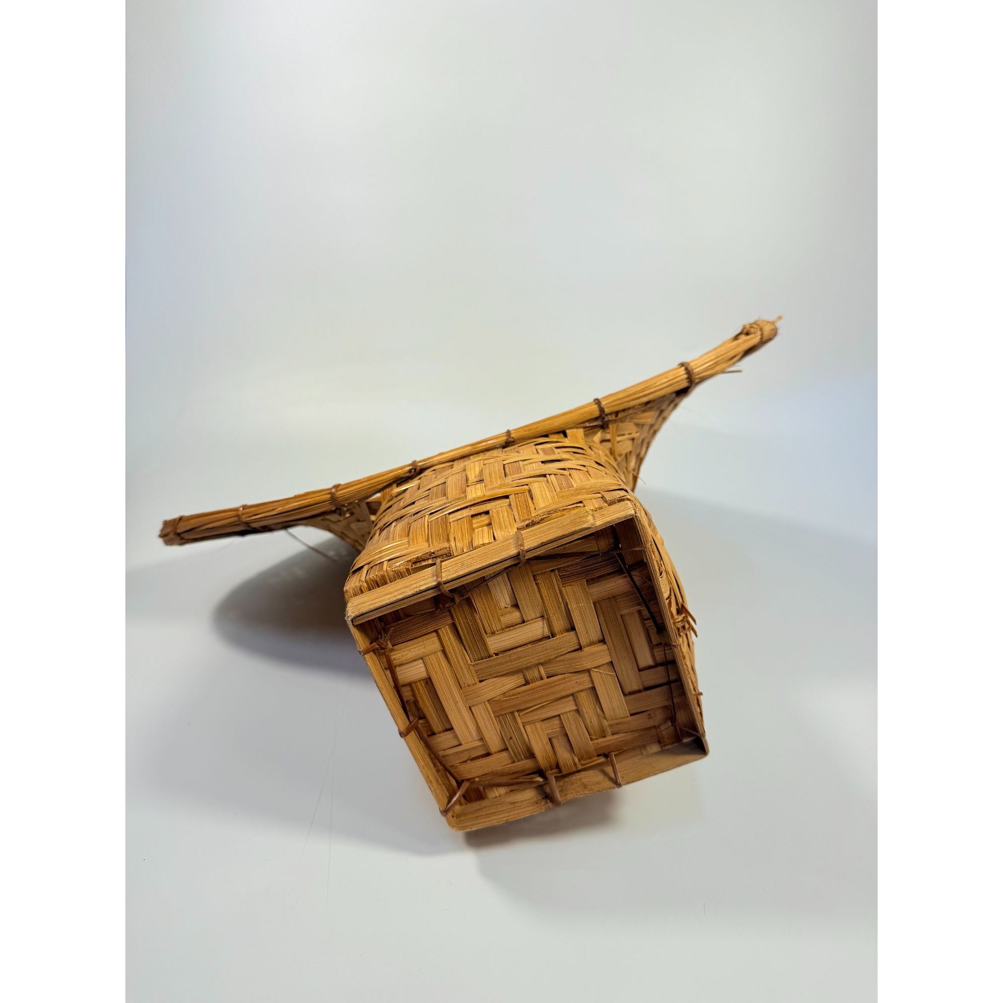 Wicker Rattan Basket Planter Pot Fan Back Spade Hand Woven Retro Boho Mid Century Home Porch Bathroom Decor Decorative Accents