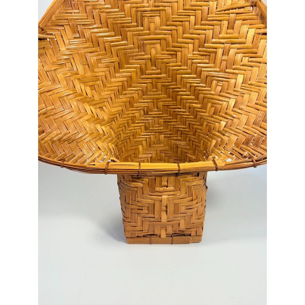 Wicker Rattan Basket Planter Pot Fan Back Spade Hand Woven Retro Boho Mid Century Home Porch Bathroom Decor Decorative Accents