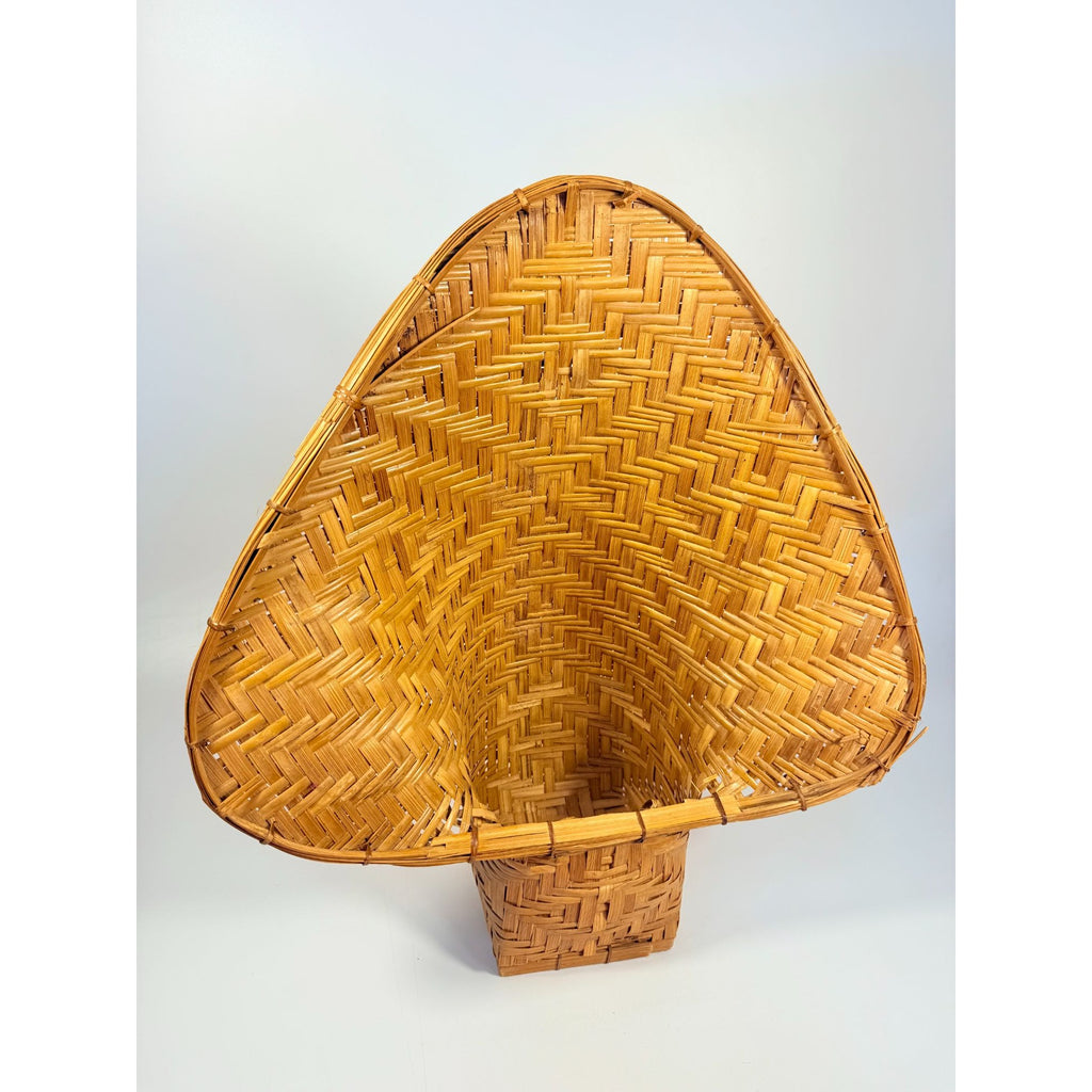 Wicker Rattan Basket Planter Pot Fan Back Spade Hand Woven Retro Boho Mid Century Home Porch Bathroom Decor Decorative Accents