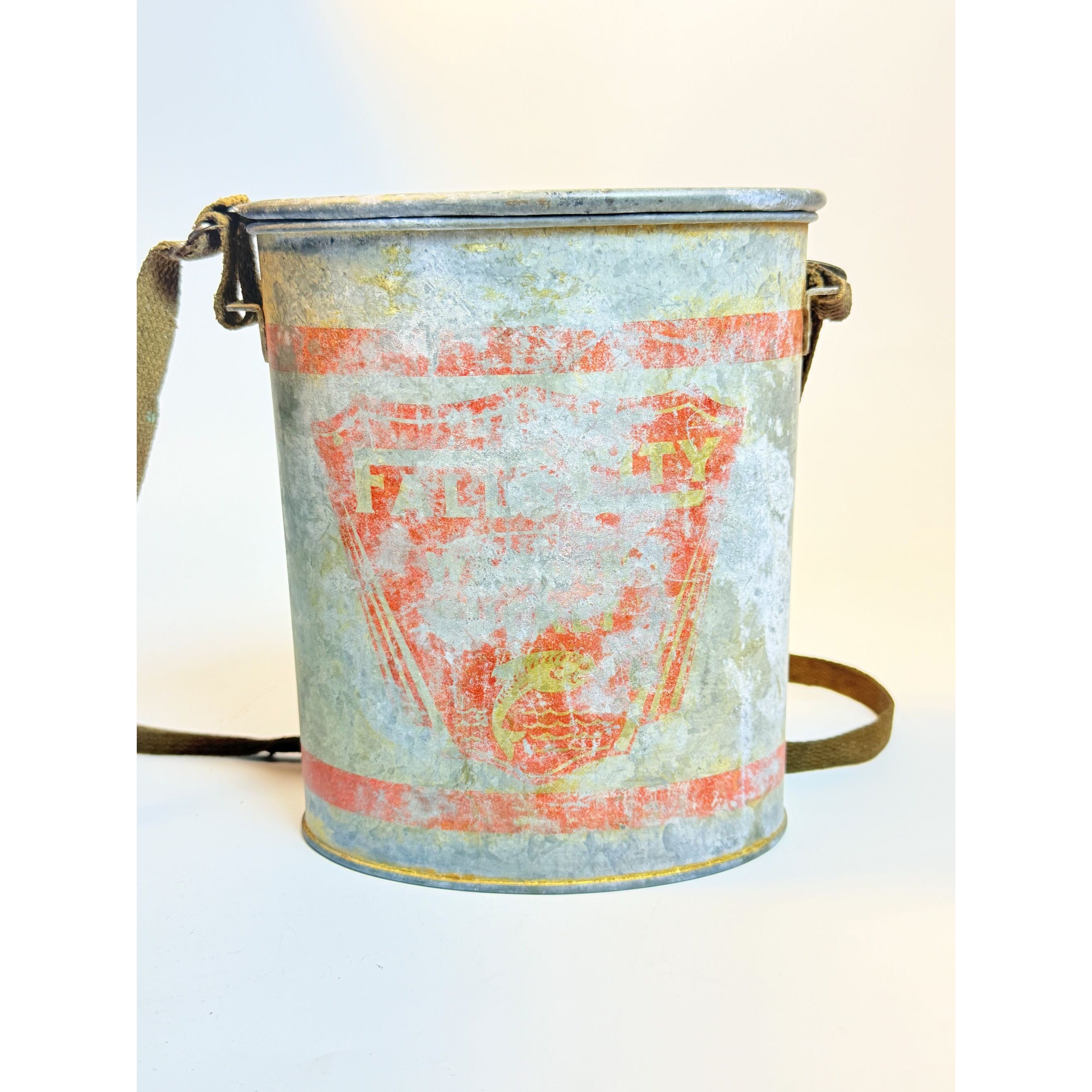 Aluminum Wade Bucket Vintage Falls City Galvanaized Metal Fishing Live Bait Holder Nylon Strap Hunting Cabin Grandpa Core Home Decor