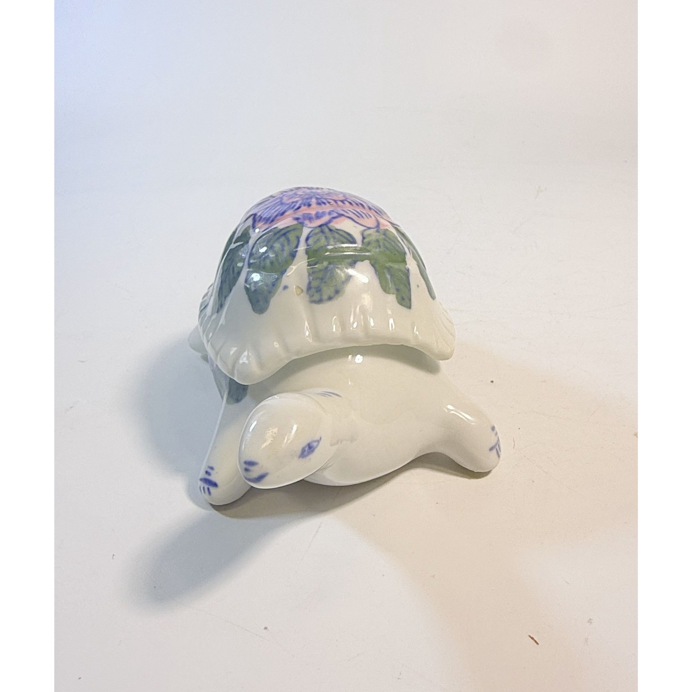 Trinket Box Turtle Vintage Chinoiserie Ceramic Porcelain Floral Shell Lid Blue Pink Green Leaves Traditional Home Decor Decorative Accents