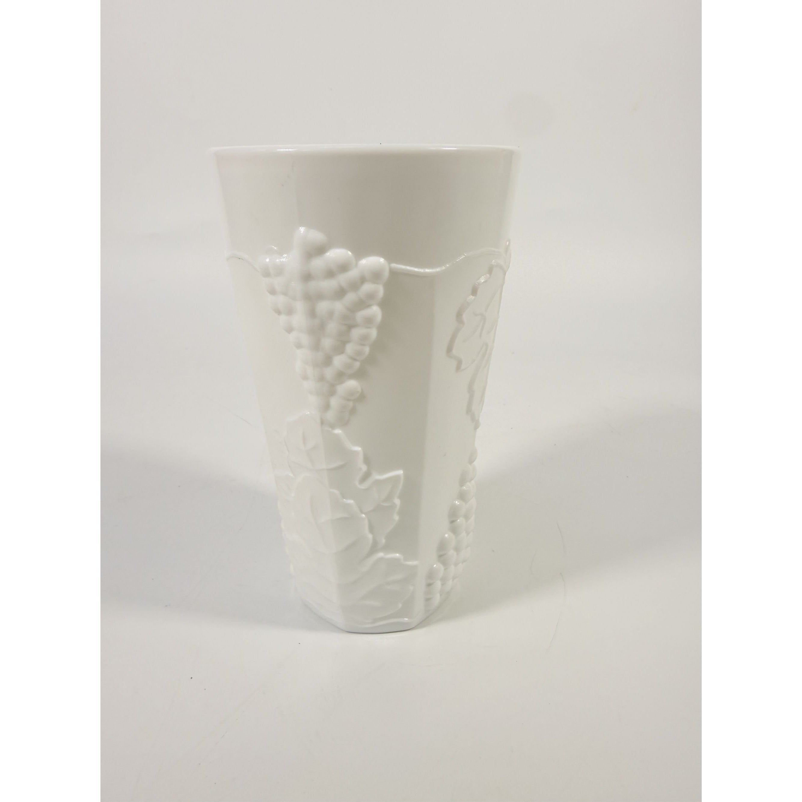 Tumblers Drinking Water Ice Tea Glasses Milk Glass Indiana Grape Vintage 16 oz Classic Serving Replacement Glassware White Cottage Granny