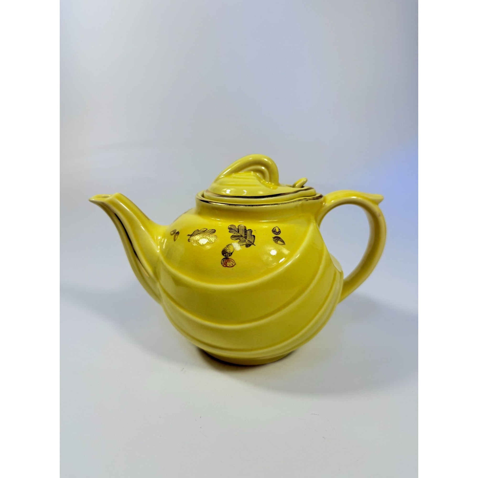 Teapot Hall Vintage #0799 Canary Yellow Gold Trim Leaves & Acorns Hook Lid 6 Cups Kitchenware Serveware Mid Century USA Made Collectible