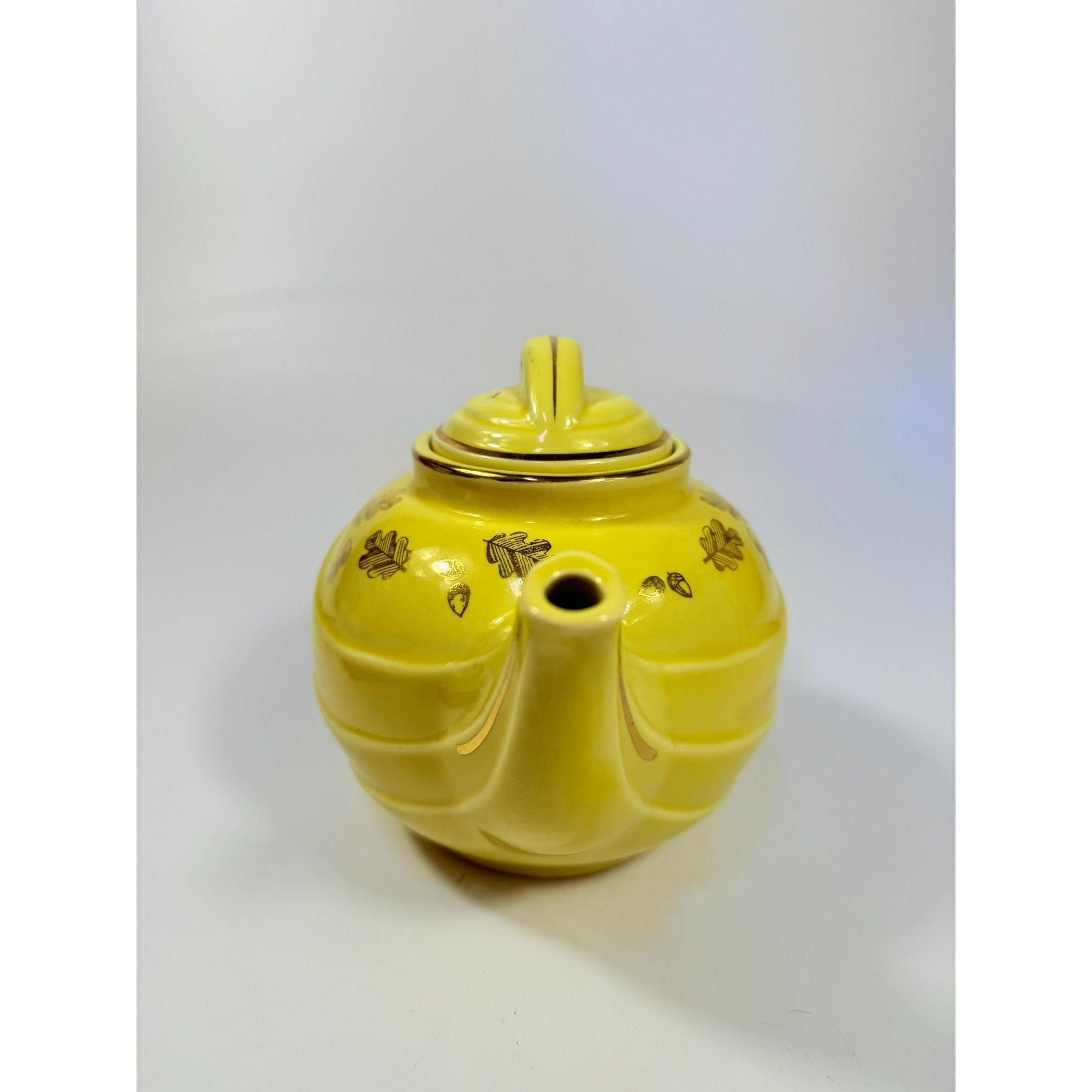 Teapot Hall Vintage #0799 Canary Yellow Gold Trim Leaves & Acorns Hook Lid 6 Cups Kitchenware Serveware Mid Century USA Made Collectible