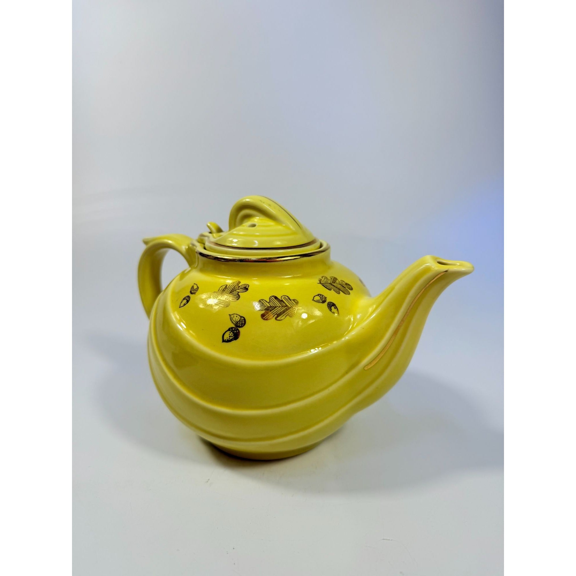 Teapot Hall Vintage #0799 Canary Yellow Gold Trim Leaves & Acorns Hook Lid 6 Cups Kitchenware Serveware Mid Century USA Made Collectible