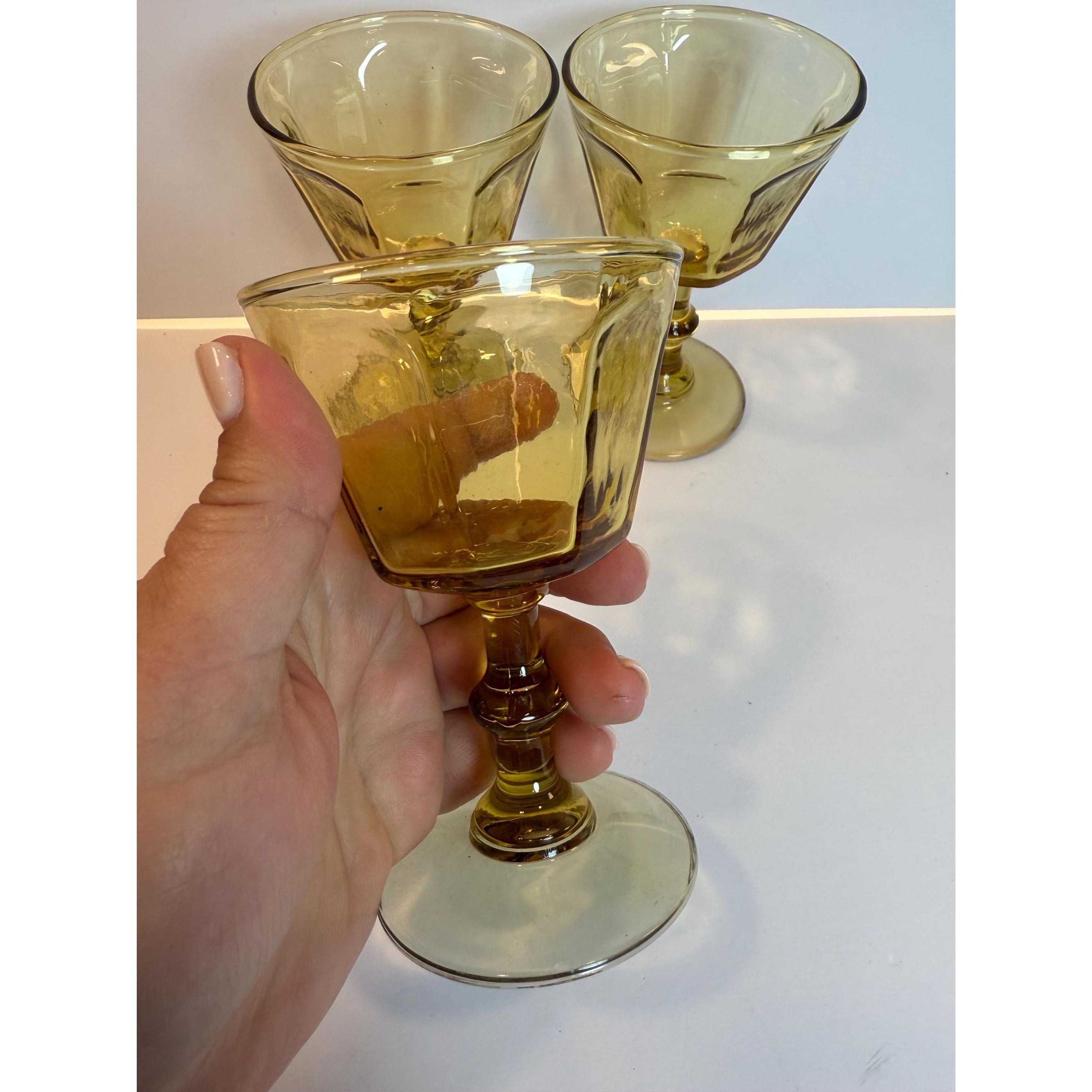 Coupe Wine Cocktail Glasses Anchor Hocking "Courtney" Yellow Amber Set 6 Hand Brlown  Paneled Stemware Glassware Honeycomb Textured Glass