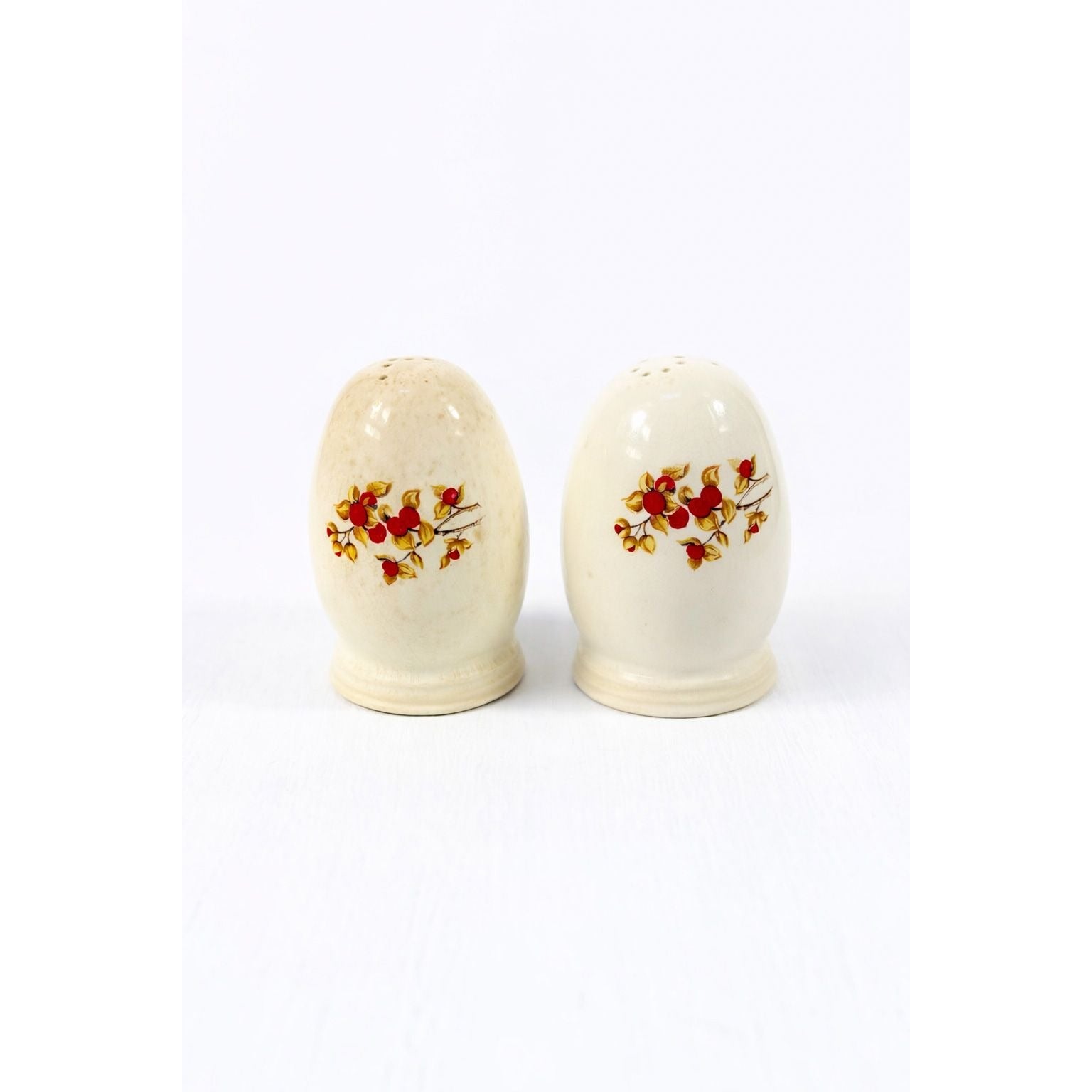 Ironstone Salt & Pepper Shakers Universal Cambridge Bittersweet Red Flower 1940's Vintage Cork Stopper Kitchenware Collectible Home
