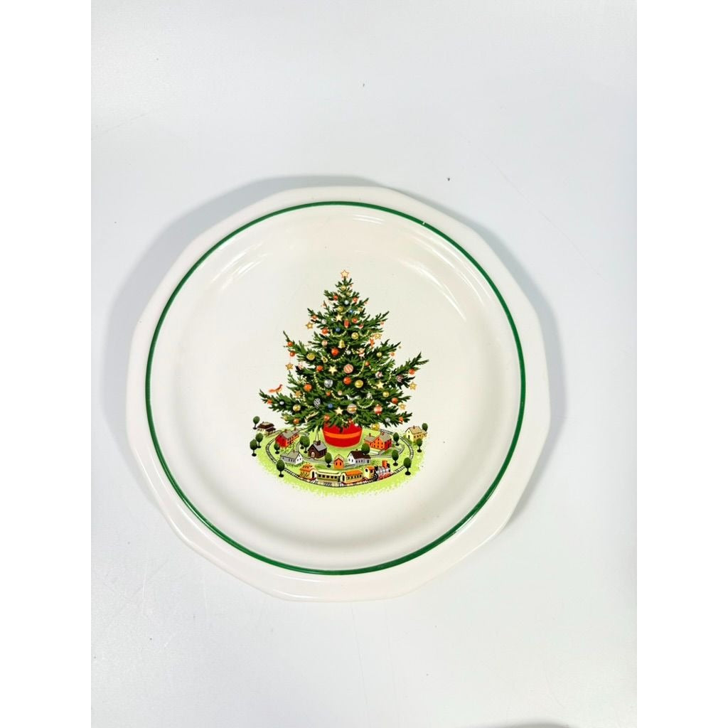 Pfaltzgraff Christmas Heritage 10” Dinner Plates Tree Holiday Vintage  Set 4 Replacement China Ironstone Seasonal Table Setting Traditional