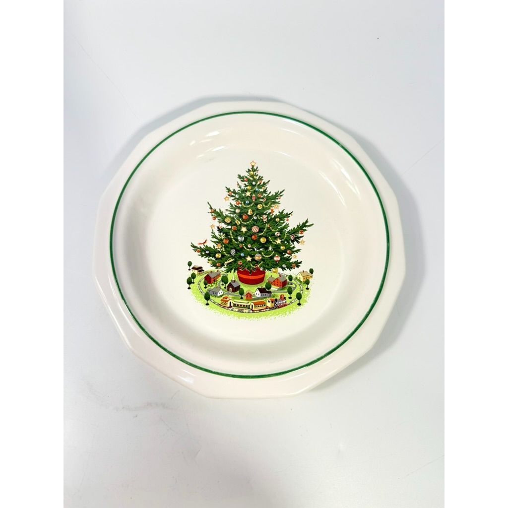Pfaltzgraff Christmas Heritage 10” Dinner Plates Tree Holiday Vintage  Set 4 Replacement China Ironstone Seasonal Table Setting Traditional