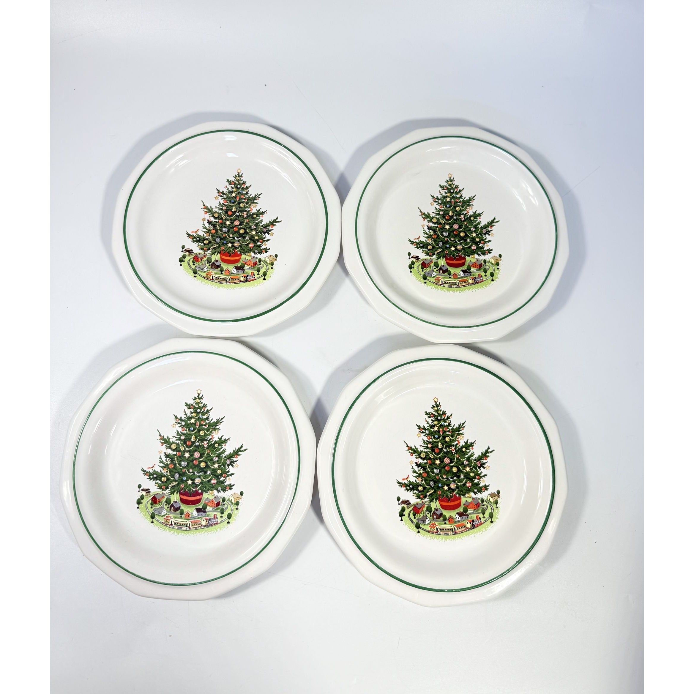 Pfaltzgraff Christmas Heritage 10” Dinner Plates Tree Holiday Vintage  Set 4 Replacement China Ironstone Seasonal Table Setting Traditional
