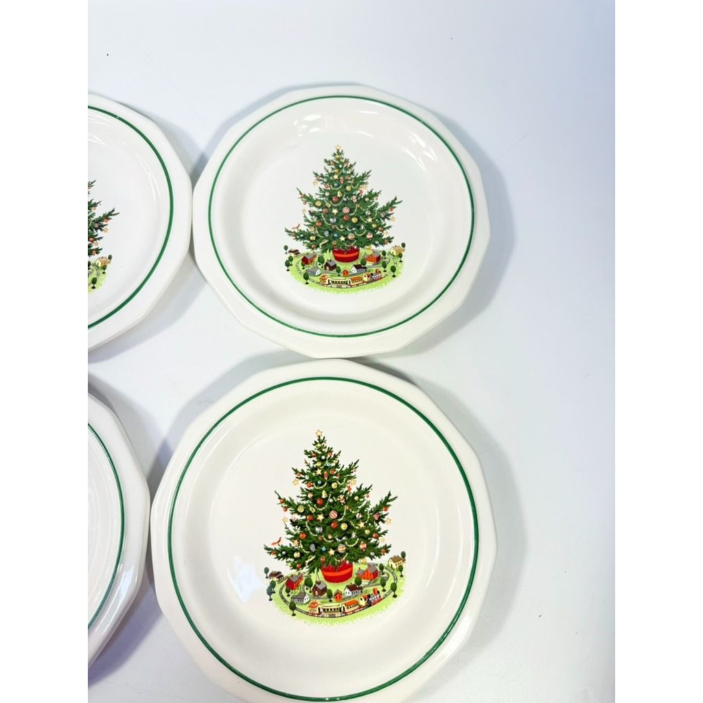 Pfaltzgraff Christmas Heritage 10” Dinner Plates Tree Holiday Vintage  Set 4 Replacement China Ironstone Seasonal Table Setting Traditional