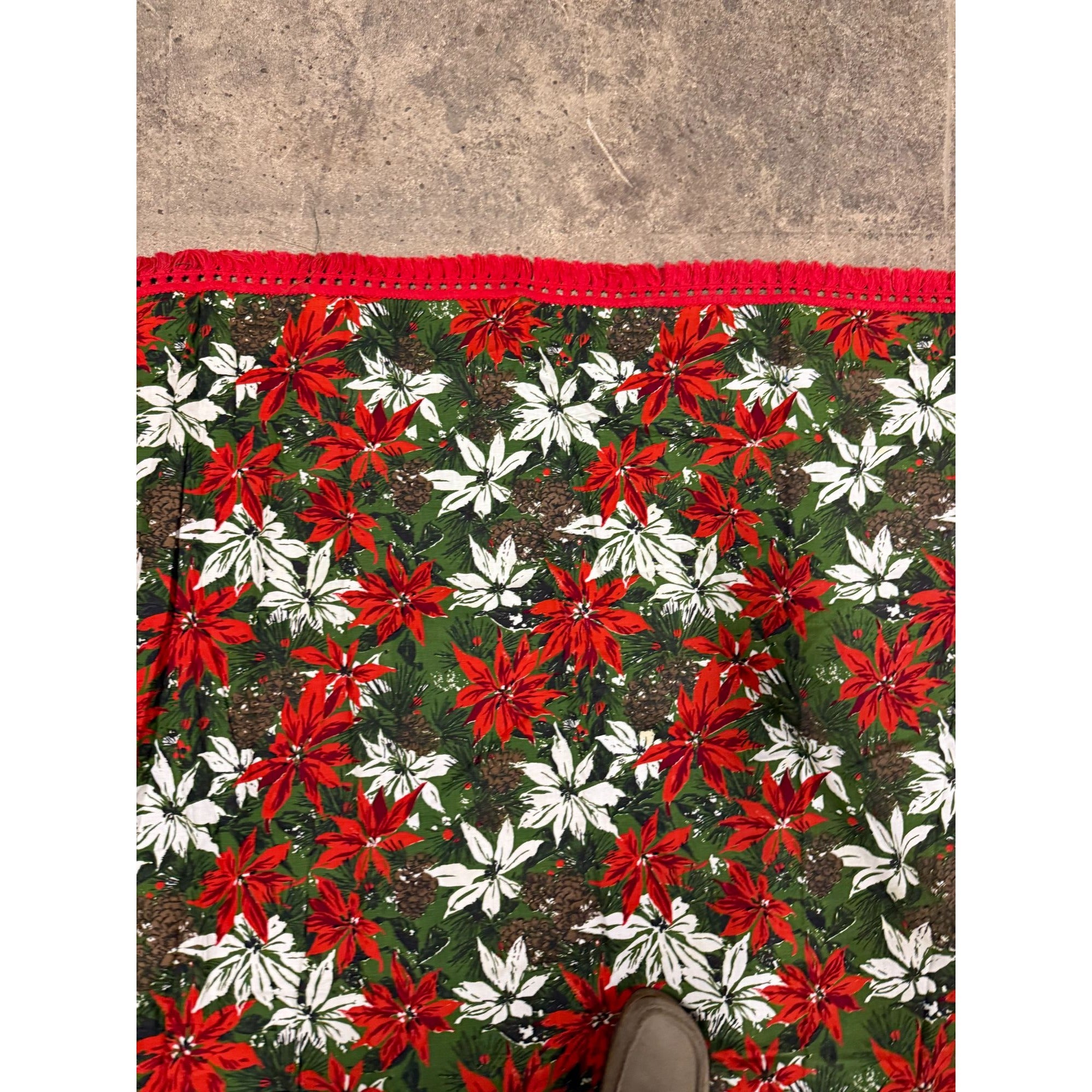 Christmas Poinsettia Fabric Table Cloth Linen Serving Kitchen Dining 70s Groovy Home Decor Fringe Trim