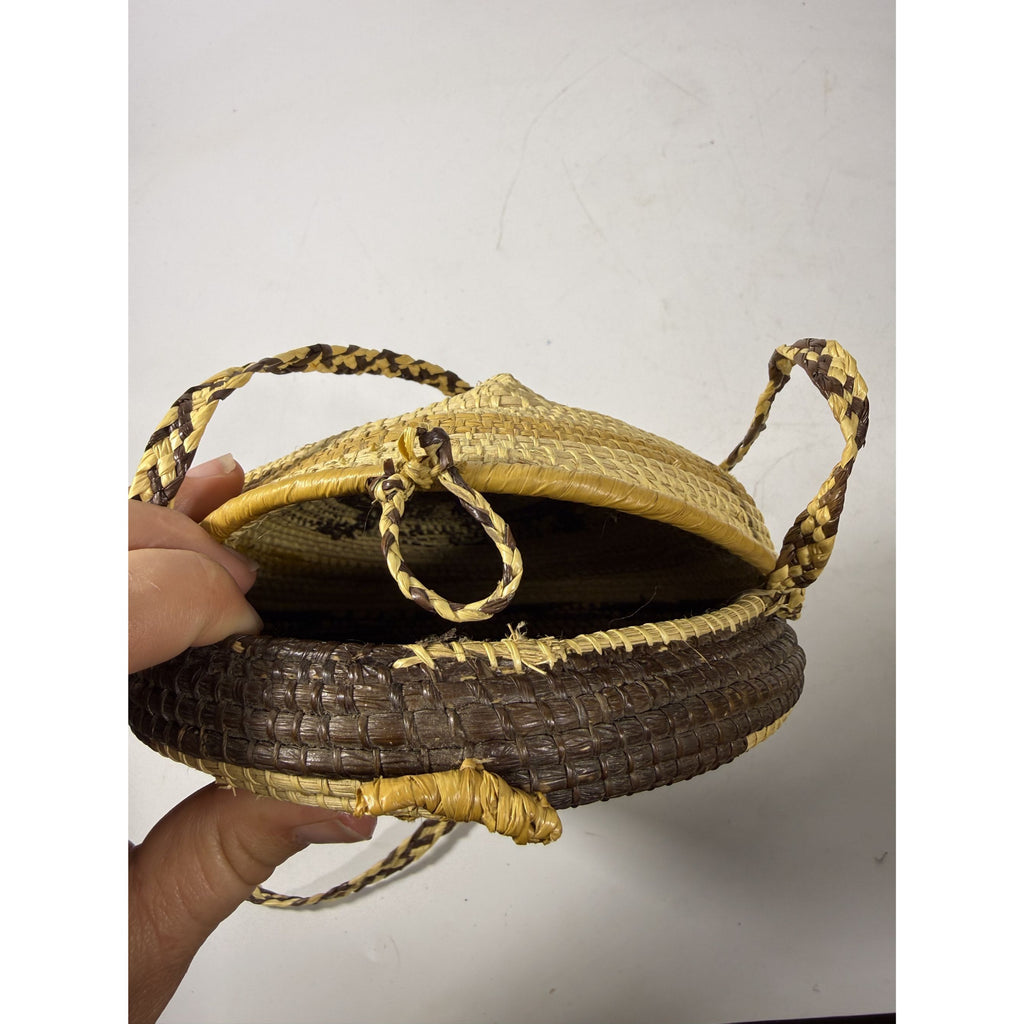 Tribal Medicine Pouch Purse Turtle Wounaan Embera Panama Folk Art Vintage Handmade Basket Handwoven Concert Wear Unique Wearable