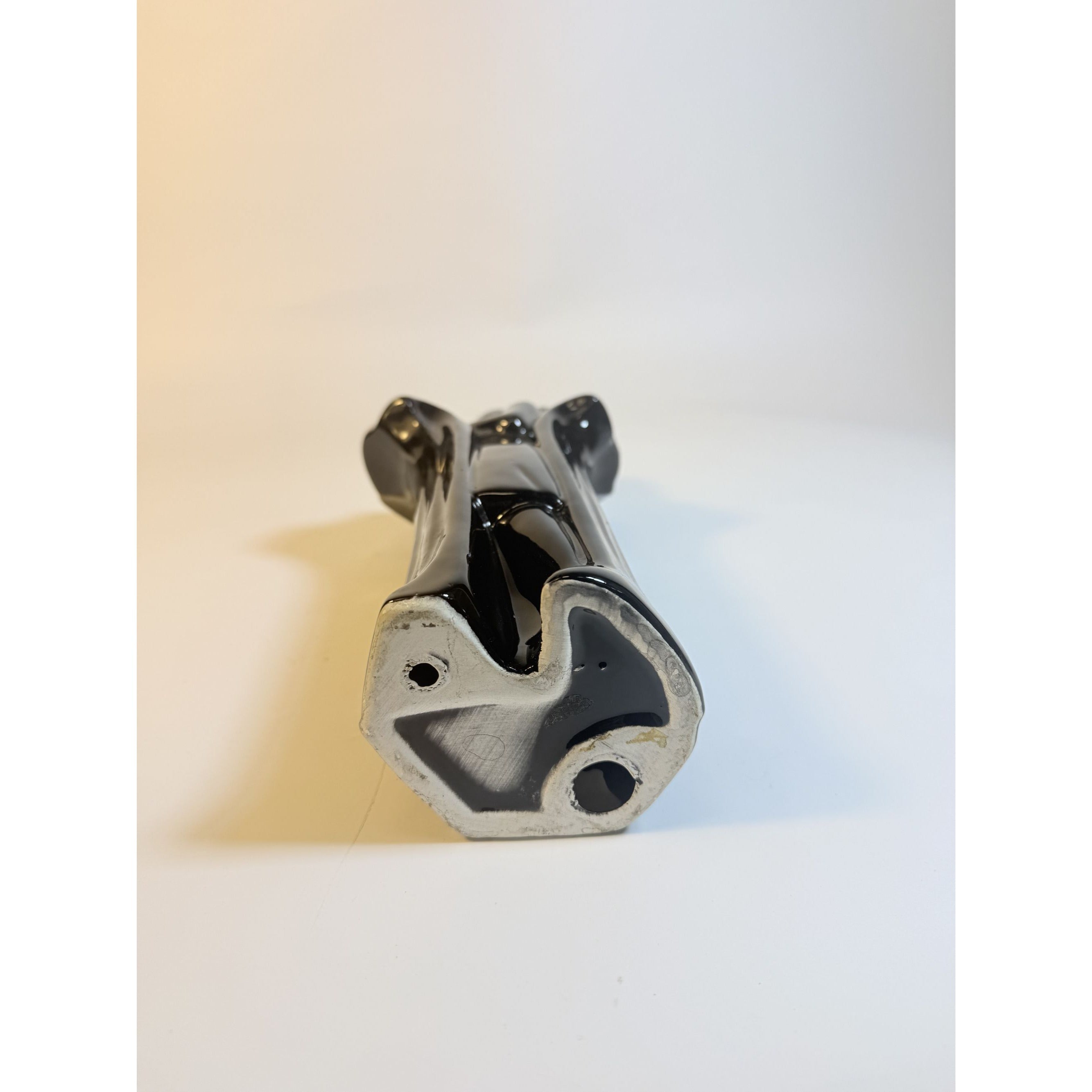 Art Deco Sculpture Statue Glossy Black Ceramic Couple Embracing Romance Figurine Miami VIce 80s retro Shelf Home Decor Decorative Accents