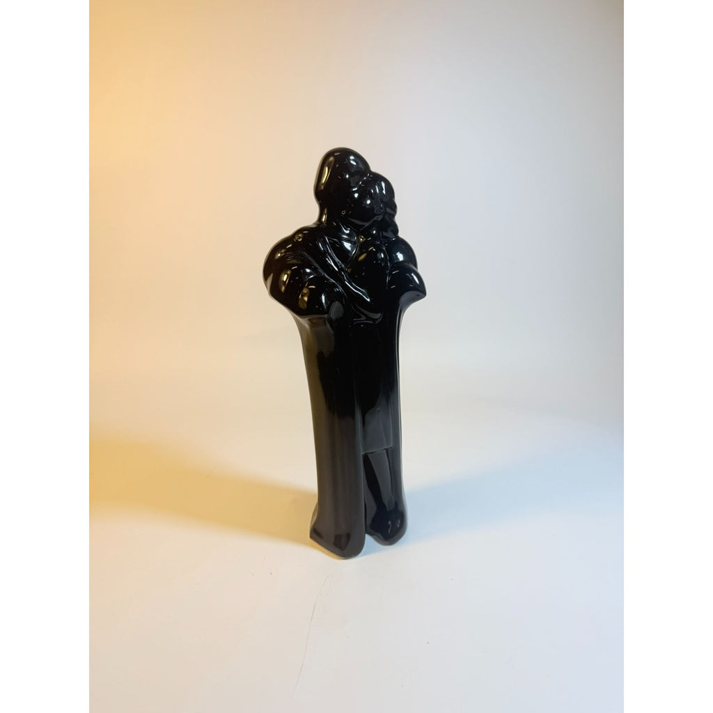 Art Deco Sculpture Statue Glossy Black Ceramic Couple Embracing Romance Figurine Miami VIce 80s retro Shelf Home Decor Decorative Accents