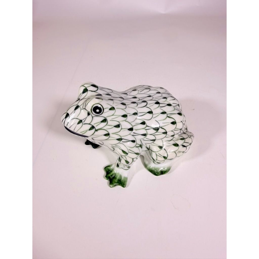Porcelain Figurine Frog Statue Andrea by Sedak Green White Herend Style Hand Painted Home Decor Decorative Accent Collectibles