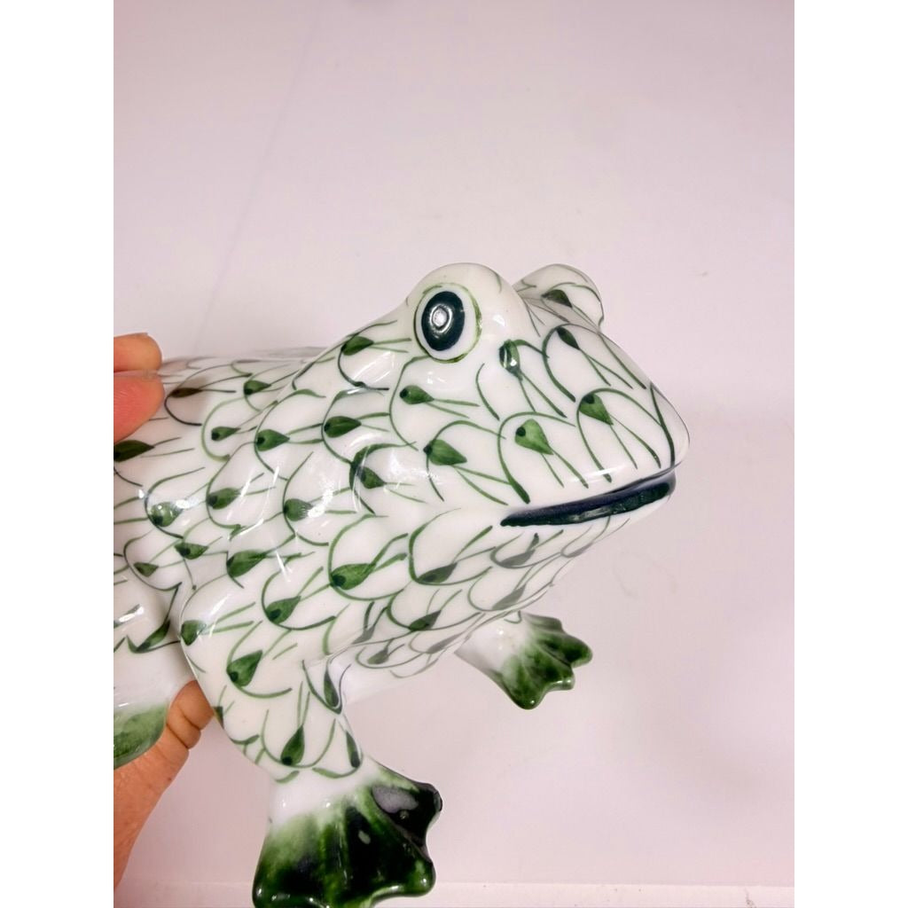 Porcelain Figurine Frog Statue Andrea by Sedak Green White Herend Style Hand Painted Home Decor Decorative Accent Collectibles