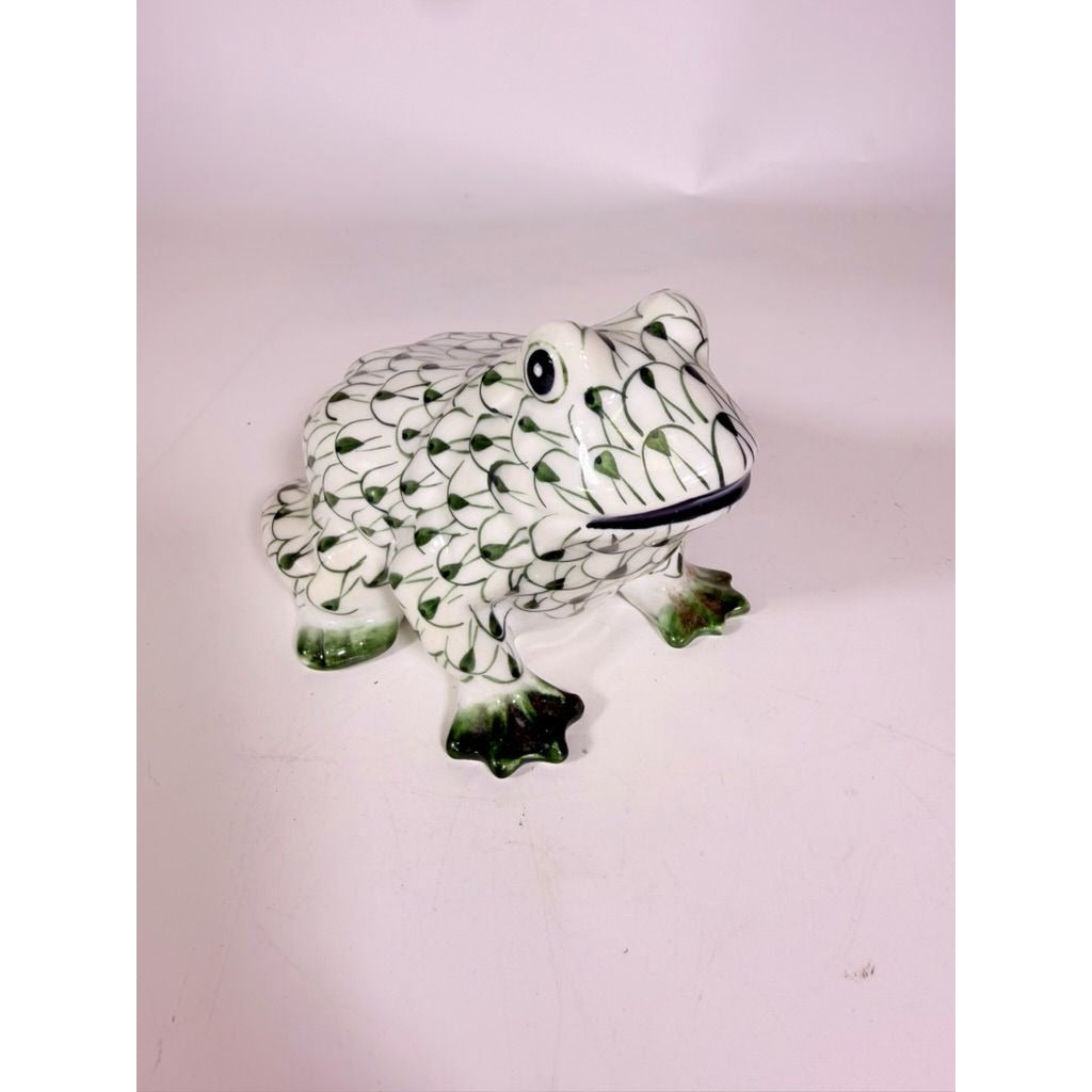 Porcelain Figurine Frog Statue Andrea by Sedak Green White Herend Style Hand Painted Home Decor Decorative Accent Collectibles