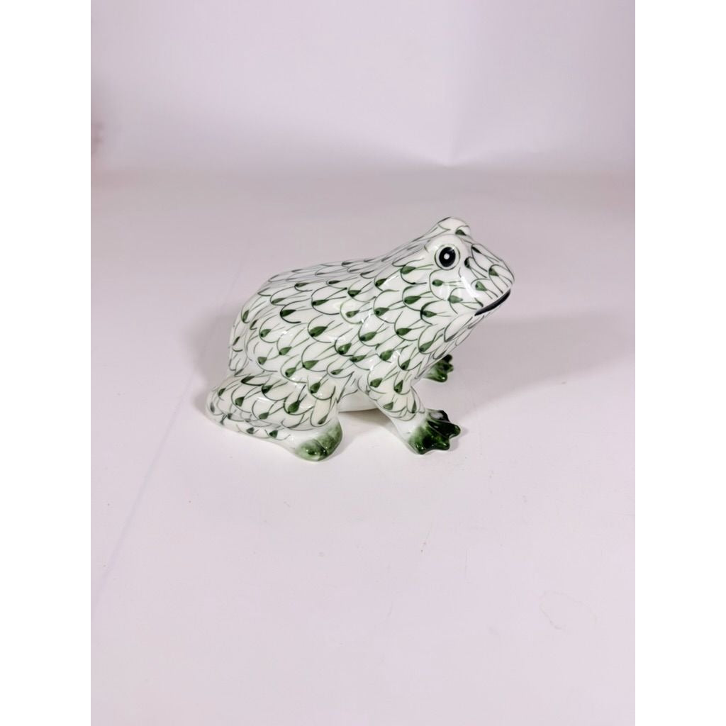 Porcelain Figurine Frog Statue Andrea by Sedak Green White Herend Style Hand Painted Home Decor Decorative Accent Collectibles