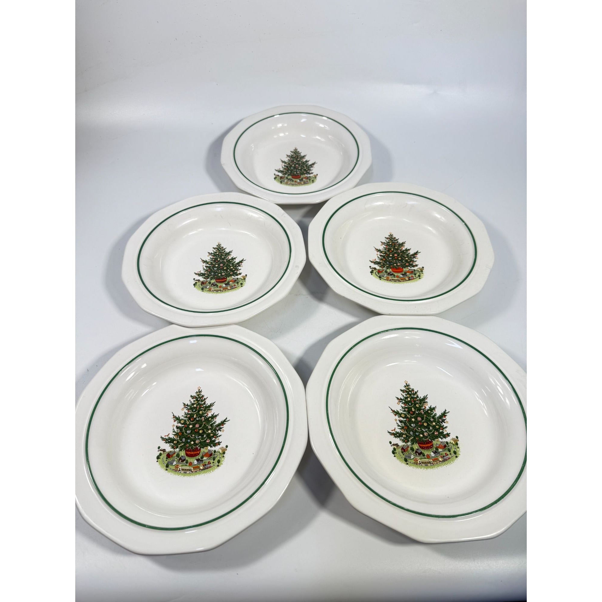 Pfaltzgraff Christmas Heritage Rimmed Soup Bowl Tree Holiday Vintage  Set 5 Replacement China Ironstone Seasonal Table Setting Traditional