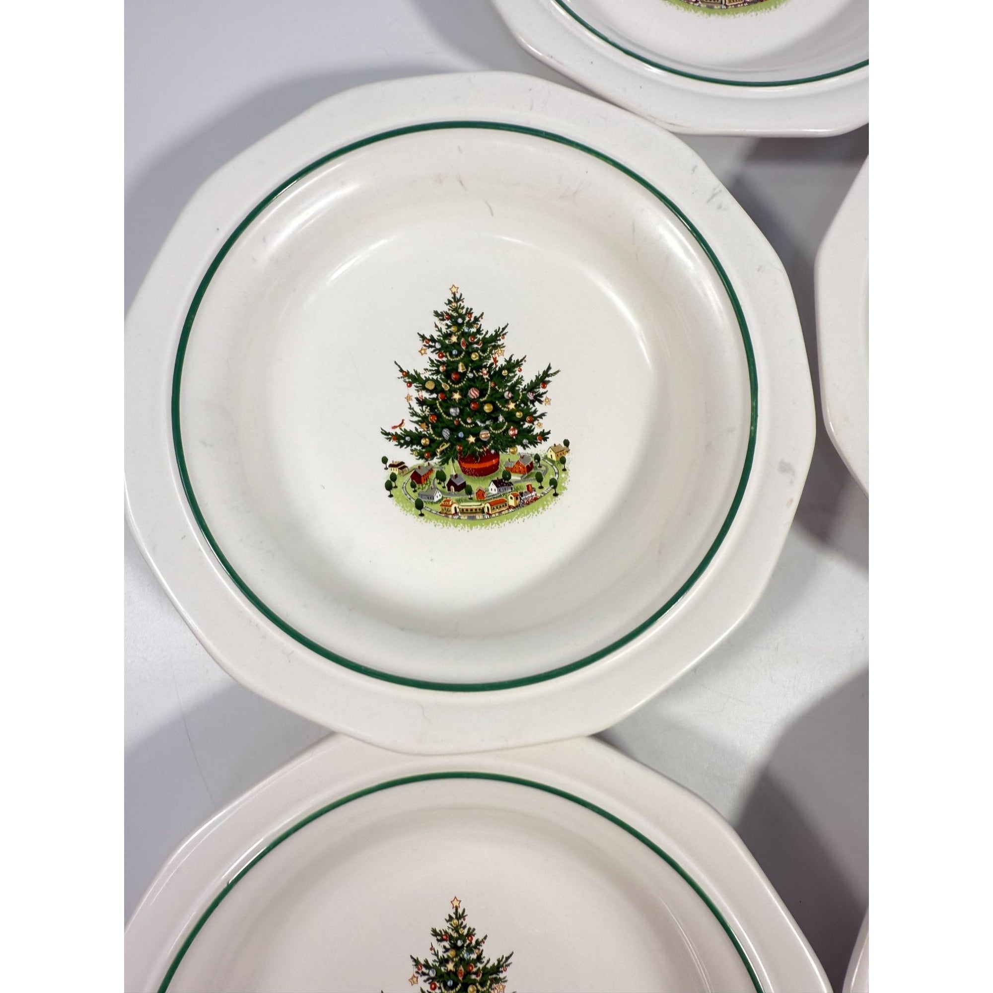 Pfaltzgraff Christmas Heritage Rimmed Soup Bowl Tree Holiday Vintage  Set 5 Replacement China Ironstone Seasonal Table Setting Traditional