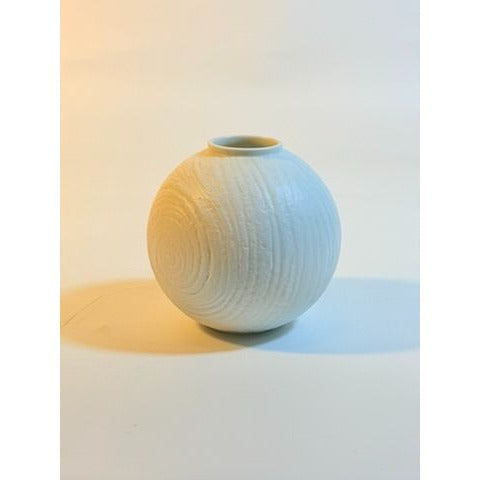 Vase Rosenthal Studio Line Martin Freyer Op Art Modernist Matte white bisque porcelain Swirl Globular Designer Mid Century Modern Vintage