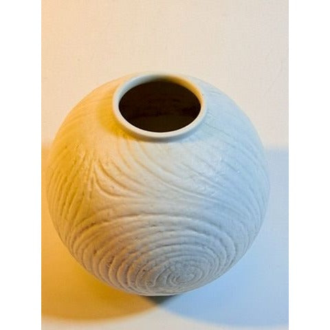 Vase Rosenthal Studio Line Martin Freyer Op Art Modernist Matte white bisque porcelain Swirl Globular Designer Mid Century Modern Vintage