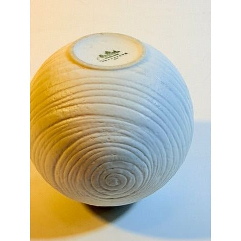 Vase Rosenthal Studio Line Martin Freyer Op Art Modernist Matte white bisque porcelain Swirl Globular Designer Mid Century Modern Vintage