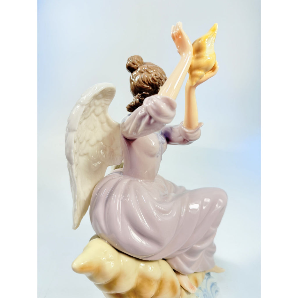 Porcelain Angel Christmas Figurine Sitting Conch Seashell Sculpture Grandeur Noel O'Well Home Decorative Accents Holiday Decor Collector