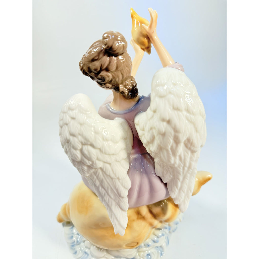 Porcelain Angel Christmas Figurine Sitting Conch Seashell Sculpture Grandeur Noel O'Well Home Decorative Accents Holiday Decor Collector