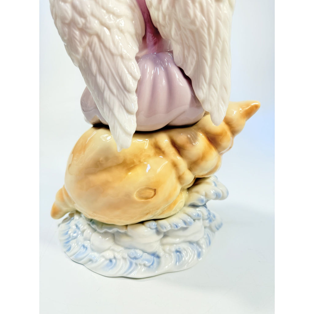 Porcelain Angel Christmas Figurine Sitting Conch Seashell Sculpture Grandeur Noel O'Well Home Decorative Accents Holiday Decor Collector