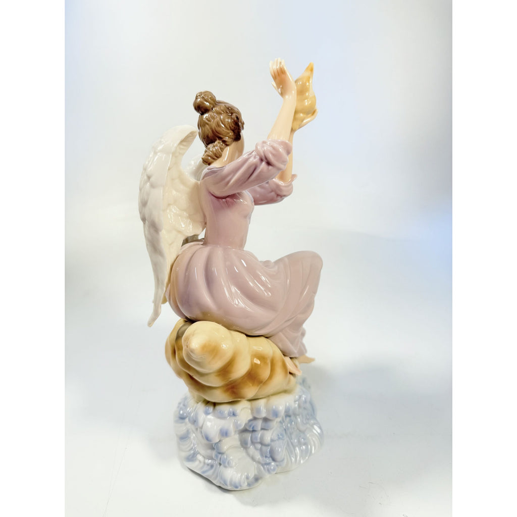 Porcelain Angel Christmas Figurine Sitting Conch Seashell Sculpture Grandeur Noel O'Well Home Decorative Accents Holiday Decor Collector