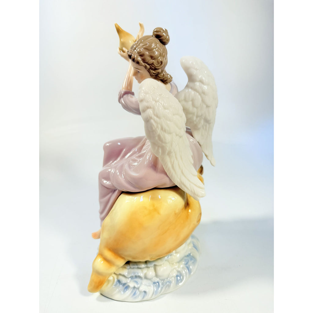 Porcelain Angel Christmas Figurine Sitting Conch Seashell Sculpture Grandeur Noel O'Well Home Decorative Accents Holiday Decor Collector
