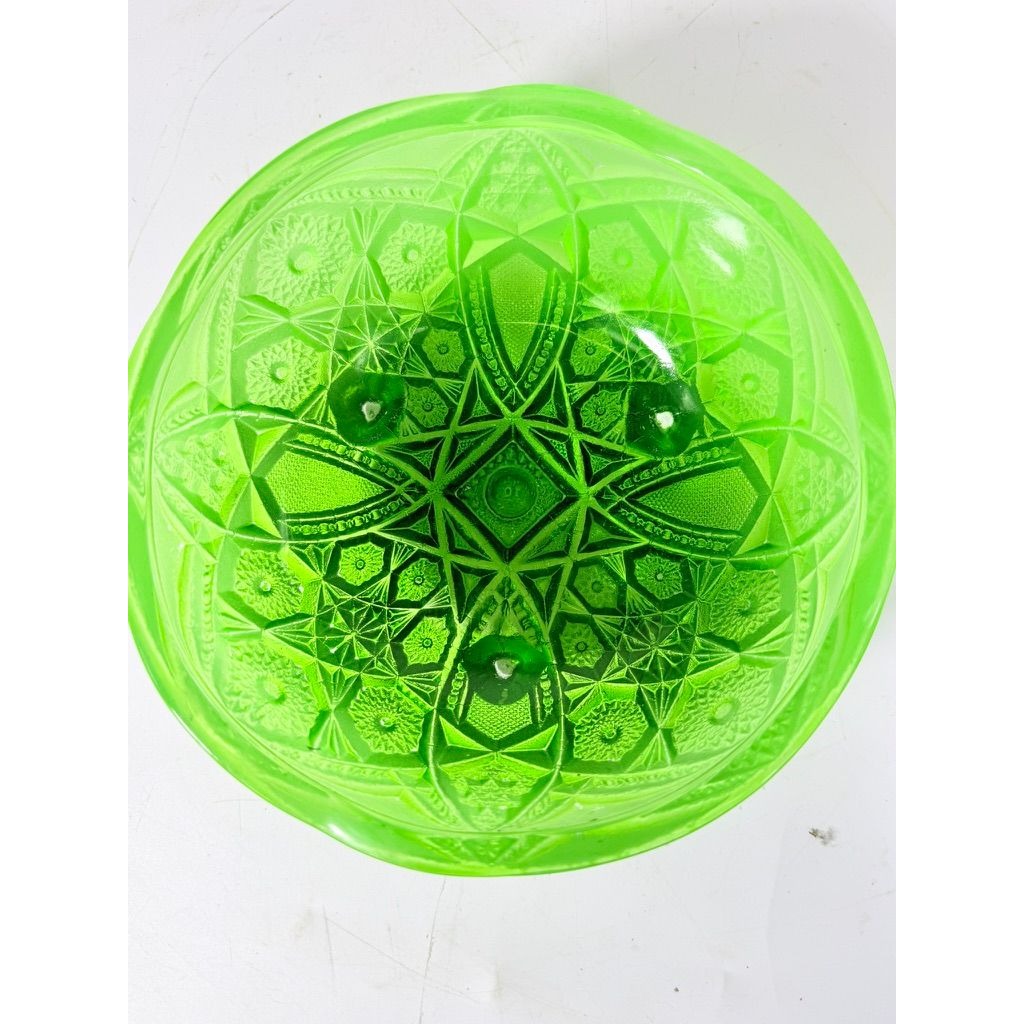 Footed Bowl Pressed Glass Jeanette Glassware Frosted Green Ombre 3-Toed Collectible