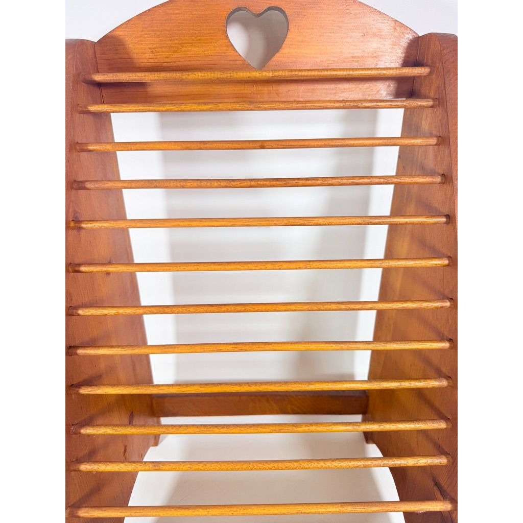 Magazine Rack Books Towels Heart Design Cut Out Vintage Granny Cottage Core Farmhouse Primitive Bathroom Living Room Decor