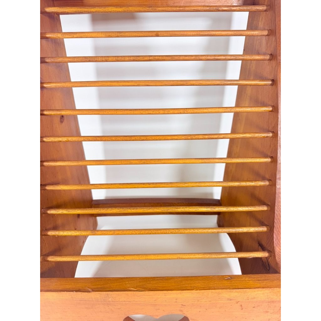 Magazine Rack Books Towels Heart Design Cut Out Vintage Granny Cottage Core Farmhouse Primitive Bathroom Living Room Decor