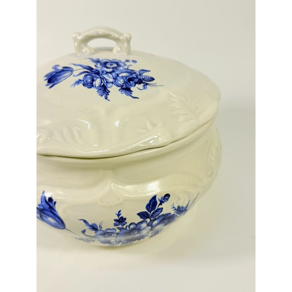 Ironstone Flow Blue Chamber Pot Planter Transferware Vintage Bowl Handle Lid Flowers Farmhouse Country Cottage Granny Core