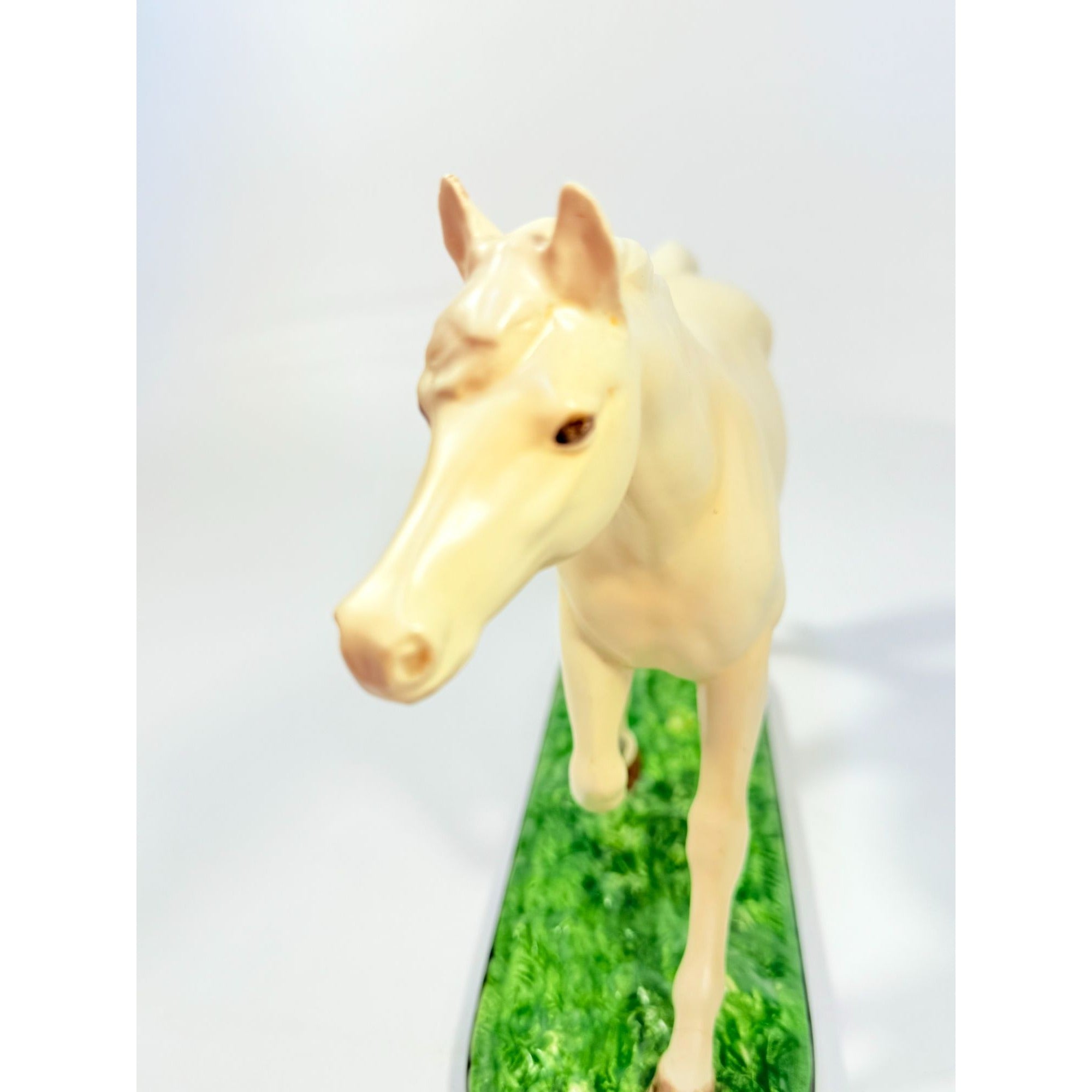 Horse Figurine Statue Hand Painted Atlantic Mold Ceramic White Home Decor Decorative Accents Vintage Retro