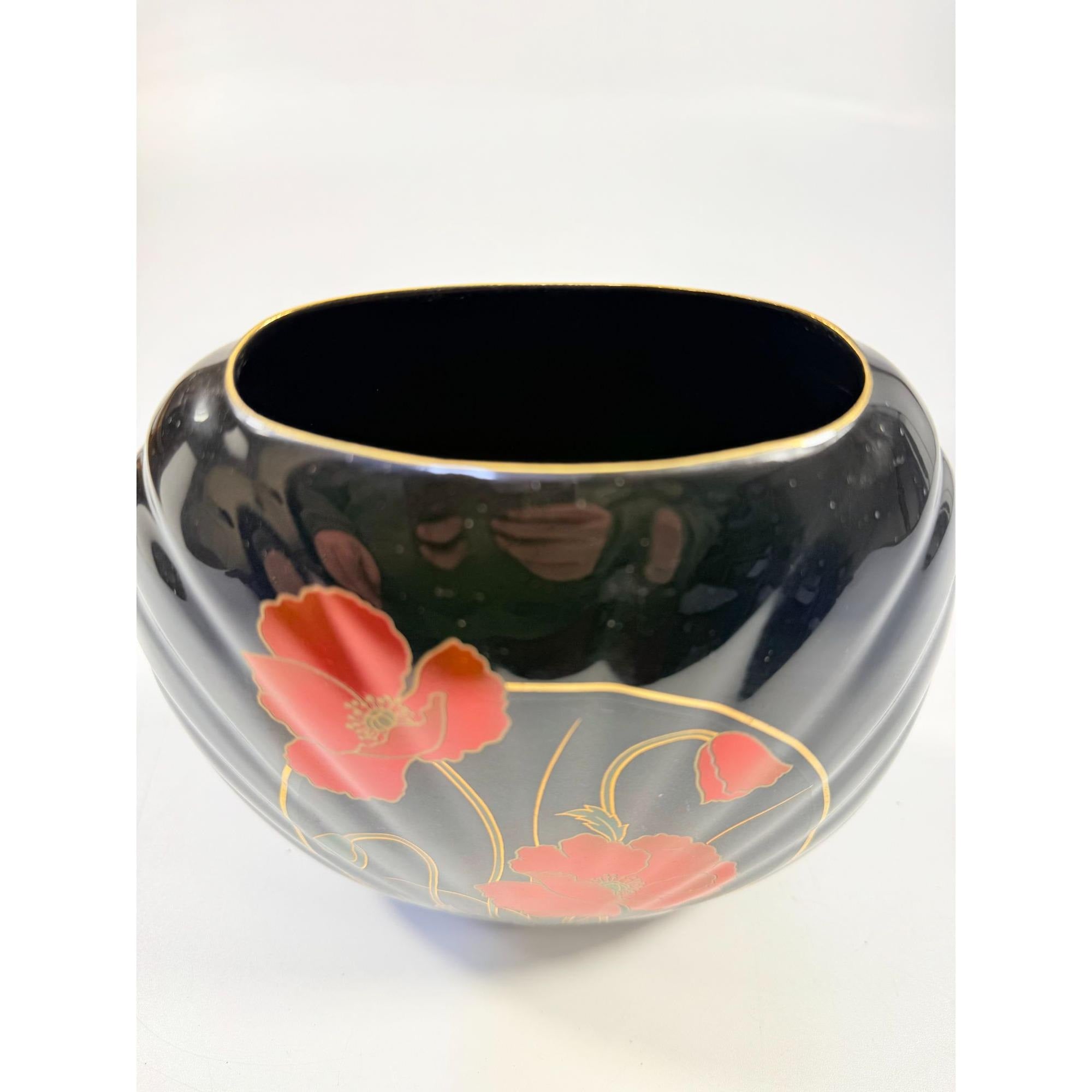 Oriental Vase Black Gloss Porcelain Red Poppies Flowers Poppy Fine China Japan 80s Retro Gold Embossed Home Decor Decorative Accents