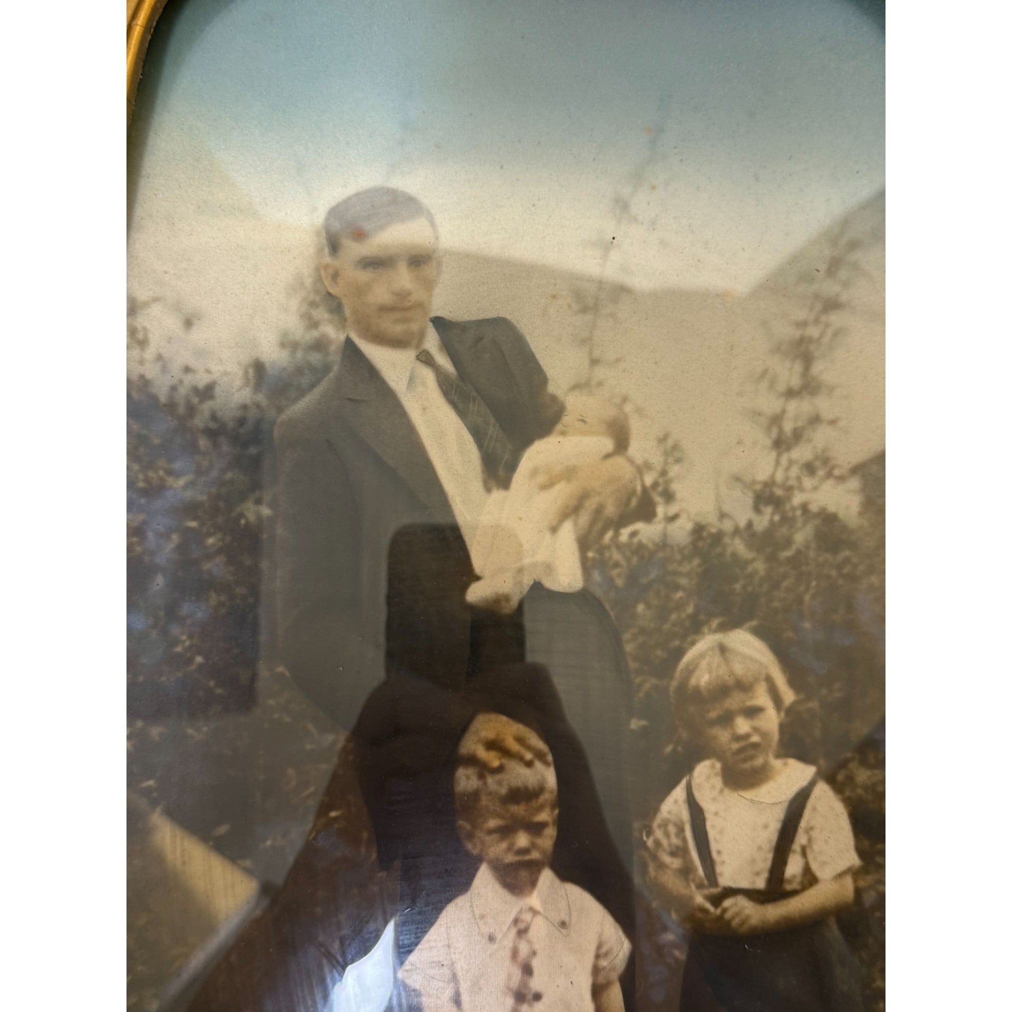 Antique Picture Frame Wood Ornate Gesso Convex Bubble Glass Picture Octagon Family Portrait | Wall Home Decor Decorative Accents Vintage