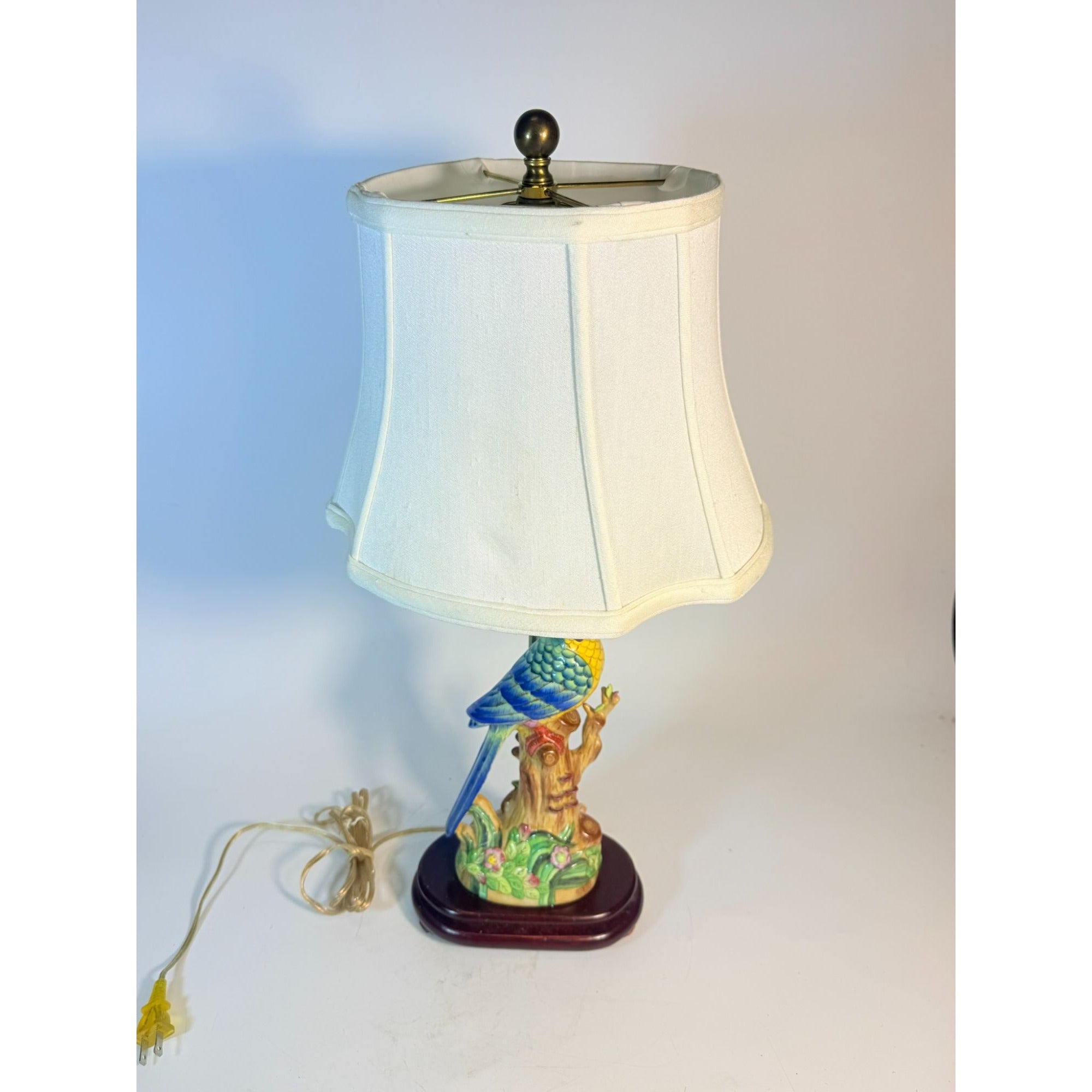 Lamp Porcelain Parrot on Stand Mottahnedeh Style Wildwood Vintage Silk Shade Brass Arm Table Lighting Chinoiserie Traditional Home Decor